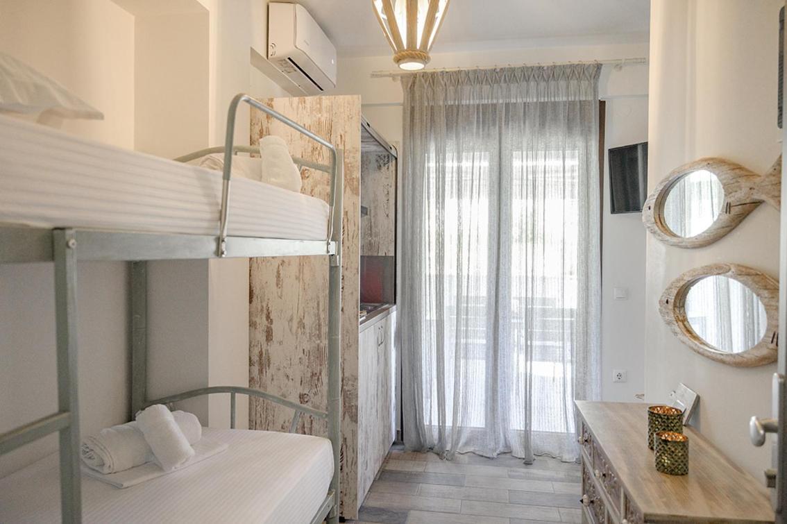 Meltemi Luxury Apartments Néa Róda Kültér fotó