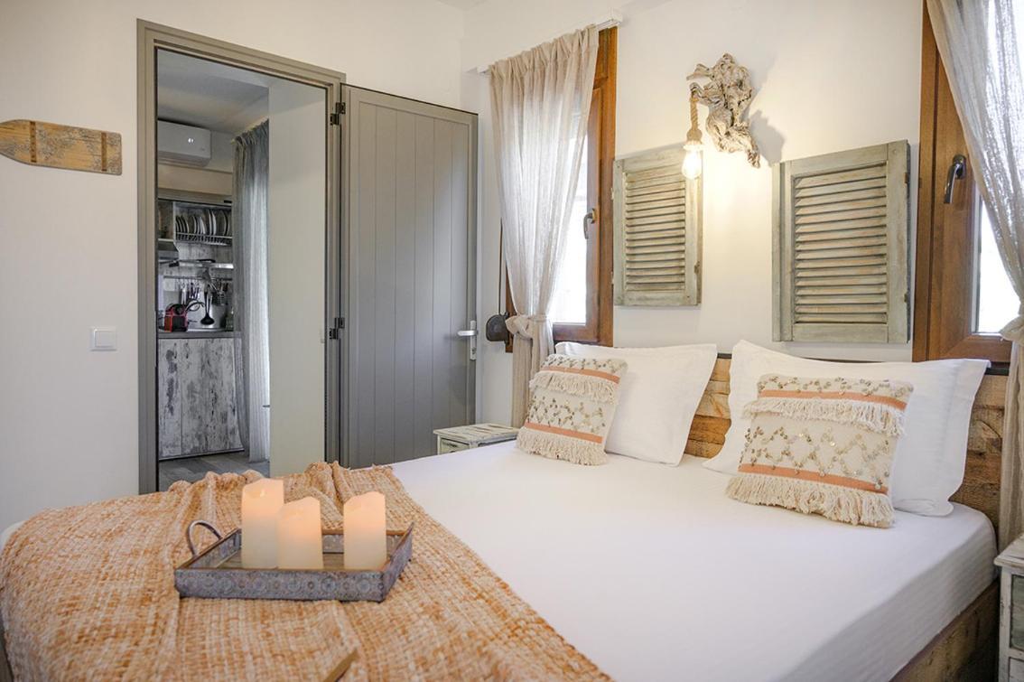 Meltemi Luxury Apartments Néa Róda Kültér fotó