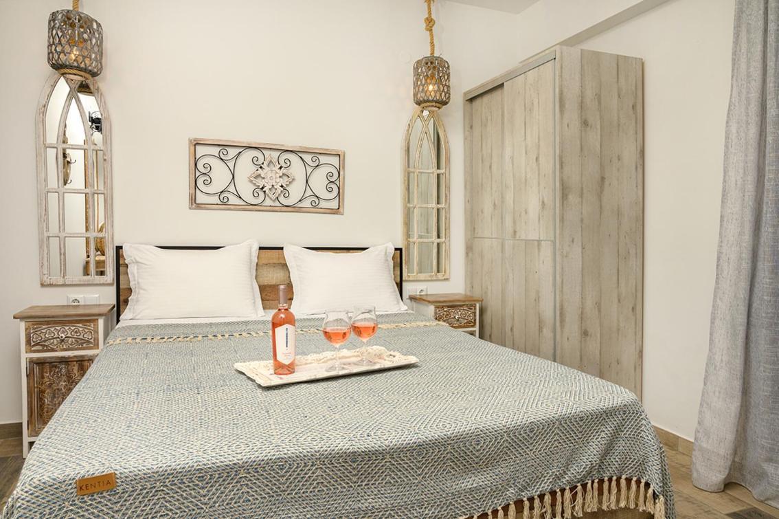 Meltemi Luxury Apartments Néa Róda Kültér fotó
