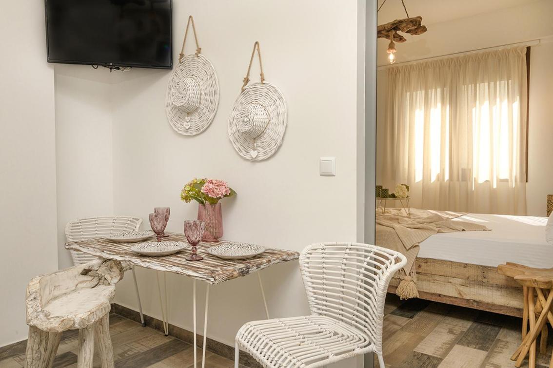 Meltemi Luxury Apartments Néa Róda Kültér fotó
