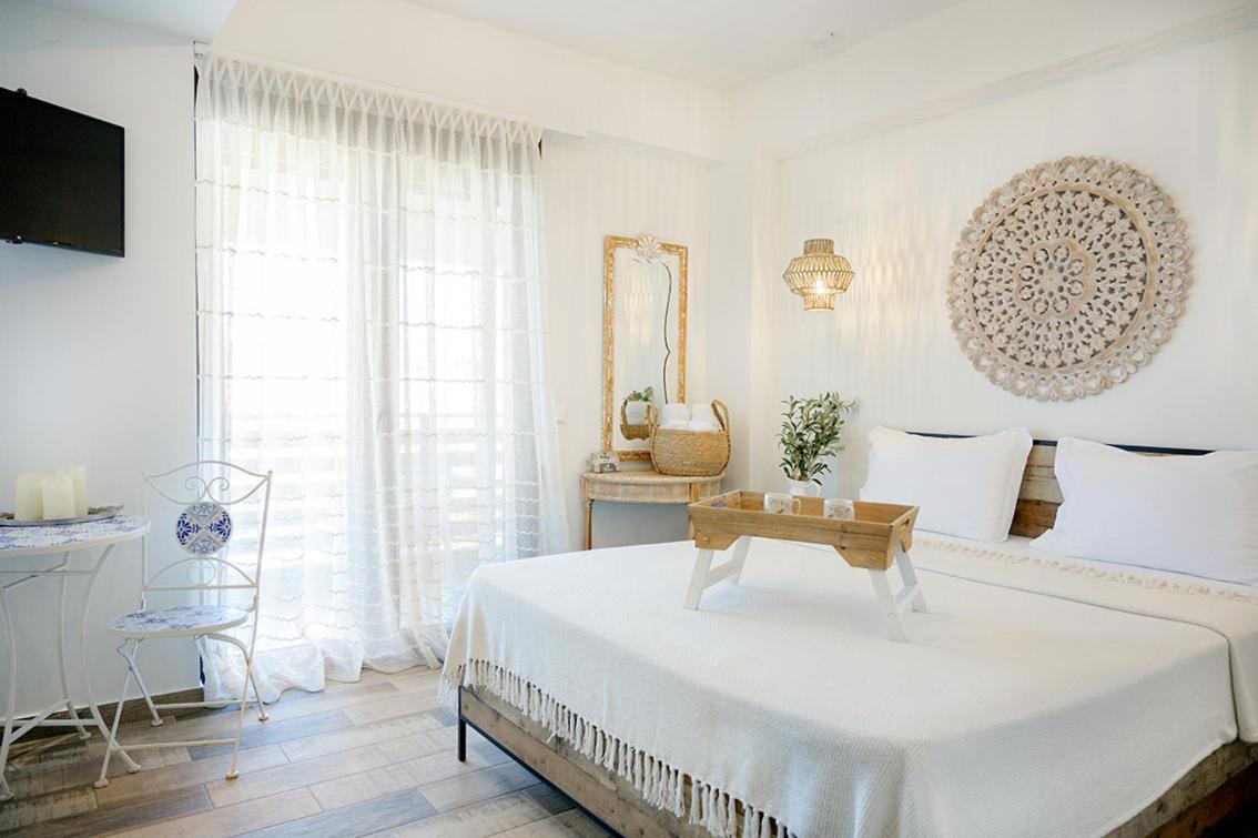 Meltemi Luxury Apartments Néa Róda Kültér fotó